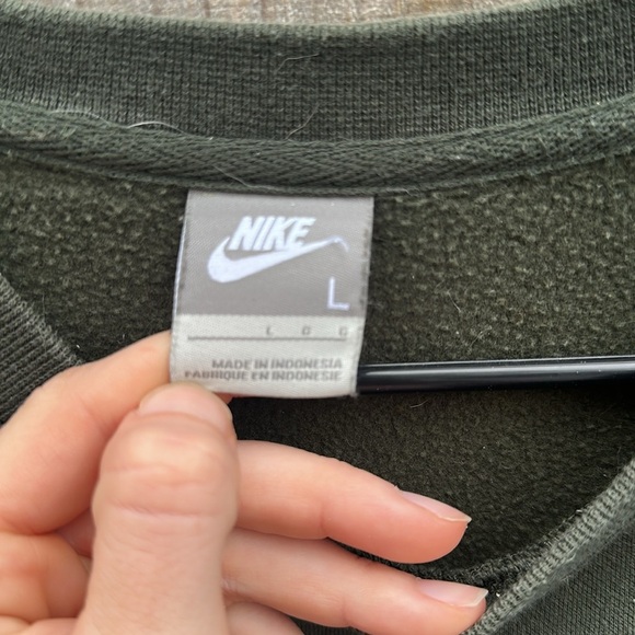 Vintage Nike Embroidered Men's Olive Crewneck Sweatshirt Size Large - Picture 3 of 7